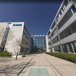 Grundrissplan mit Wänden, Fenstern, Türen und Höhekoten